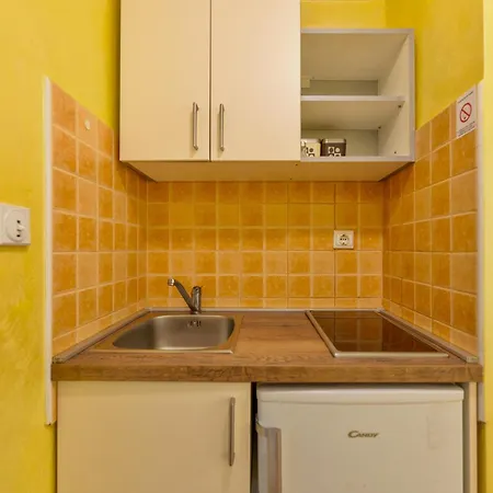 Narcis Apartment *